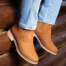 [Kit 4 em 1] Bota Masculina Zemu de Cano Curto em Couro Legítimo com Boné Modão, Cinto Country e Carteira GRÁTIS