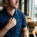 [Leve 5, Pague Só 3] Camisa Polo Vantum Masculina em Poliéster Performance e Elastano com Emblema Metálico de Pinheiro + BRINDES